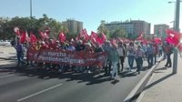 Más de 2.000 personas participan en la marcha de las pensiones a su paso por Sevilla, convocada por CCOO y UGT