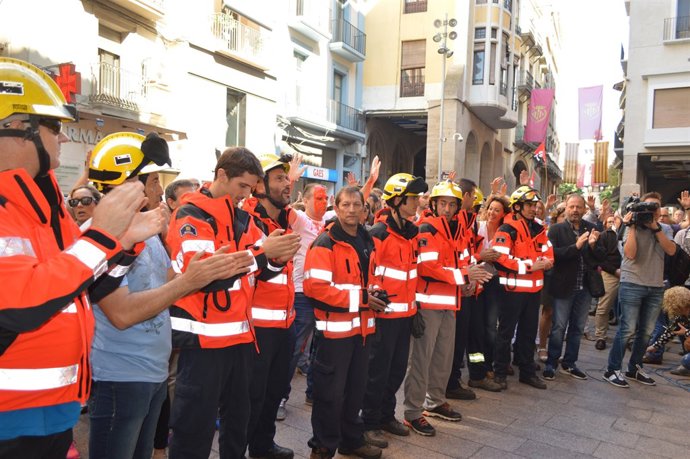 Concentració a Lleida per condemnar les càrregues policials del diumenge