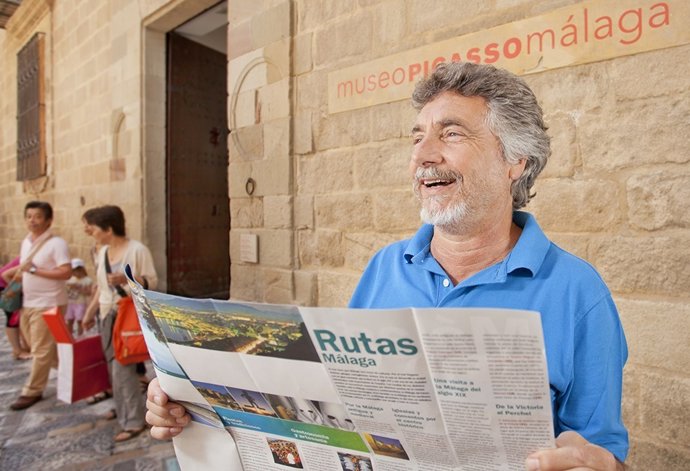 Turista Málaga museo picasso turismo visita viajero cultura japoneses
