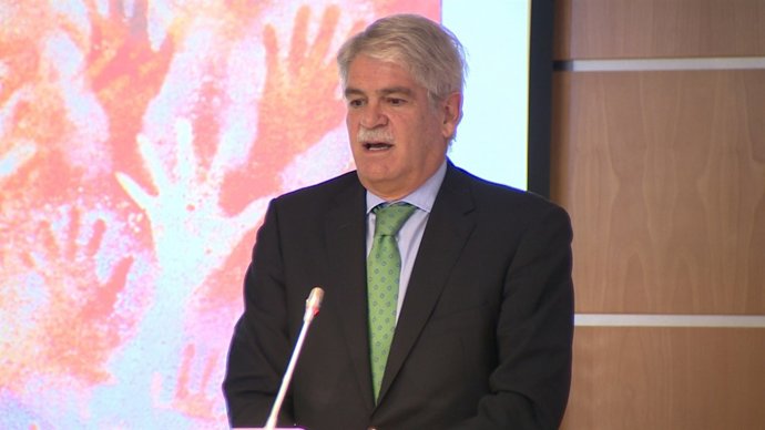 Dastis creu que el Govern ha "pagat" als observadors