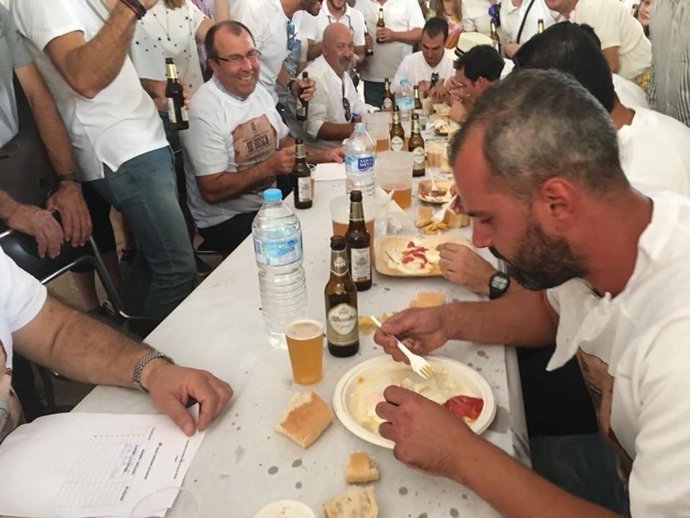 Concurso internacional de comedores de huevos fritos