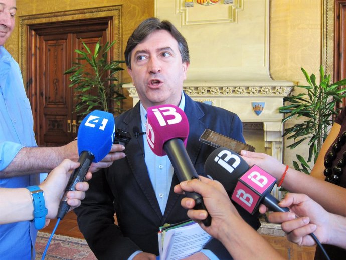 El portavoz del PP en el Consell de Mallorca, Mauricio Rovira