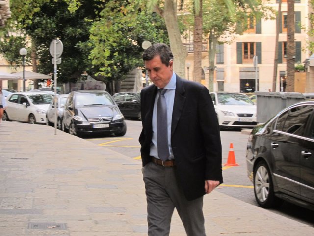 Jaume Matas llegando a la Audiencia