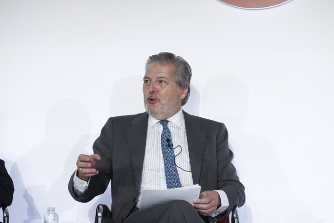 Iñigo Méndez de Vigo en la Cumbre Española de la Confianza