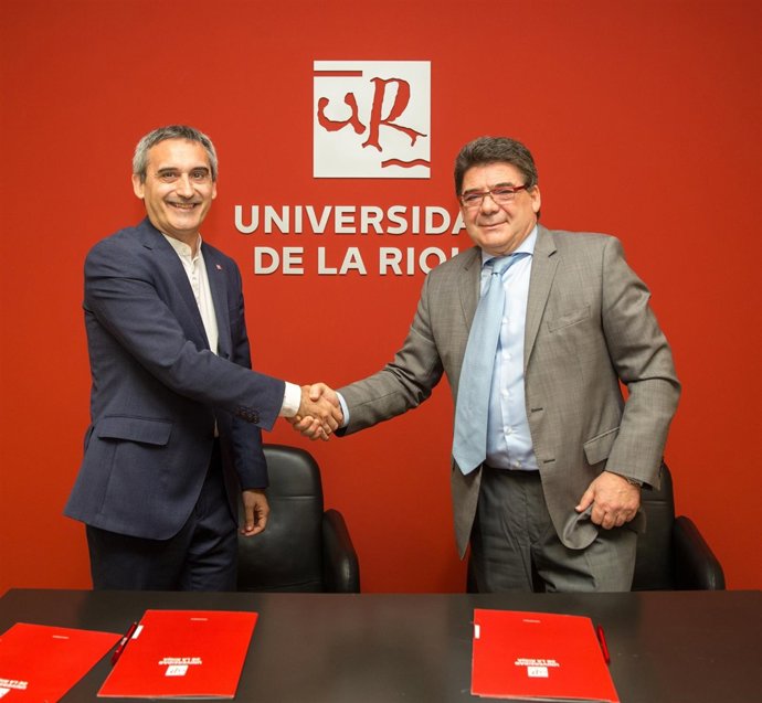 El rector de la Universidad de la Rioja, Julio Rubio, y el gerente de Terabyte 2