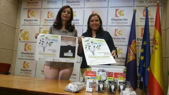 Cañete (izda.) y Carrillo, durante la presentación de la campaña