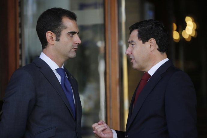 Juanma Moreno y Ramón Fernández-Pacheco