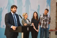 López Miras anuncia nuevos convenios con universidades extranjeras para ampliar el número de auxiliares de conversación 