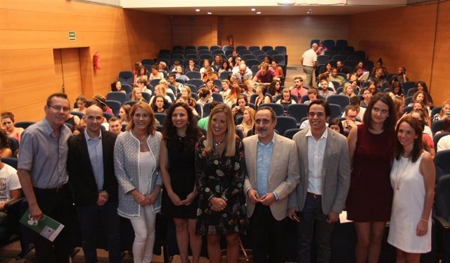 La Jutna da la bienvenida a auxiliares lingúinsticos 