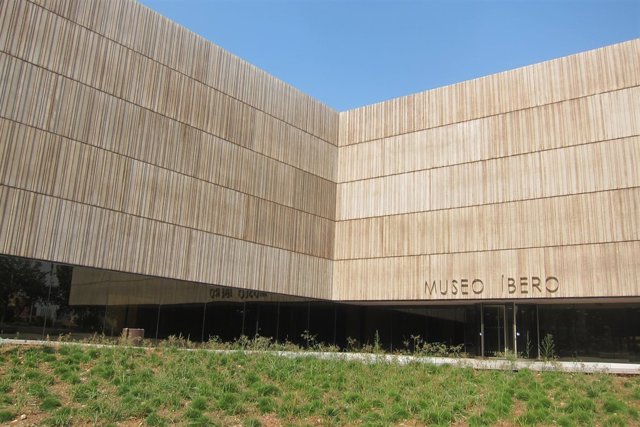 Fachada principal del Museo Íbero de Jaén.