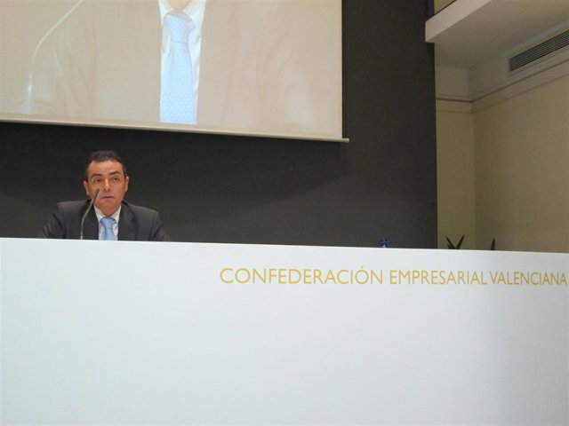 Salvador Navarro.