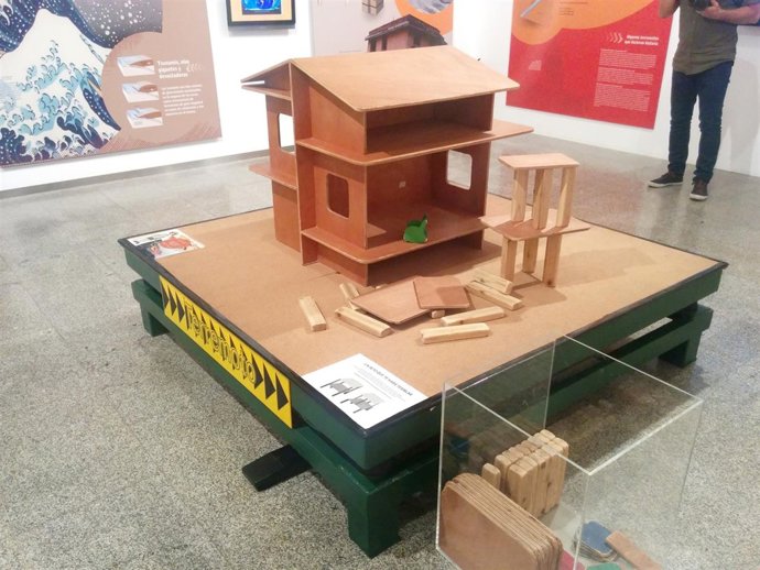 La exposición tiene un simulador de terremotos