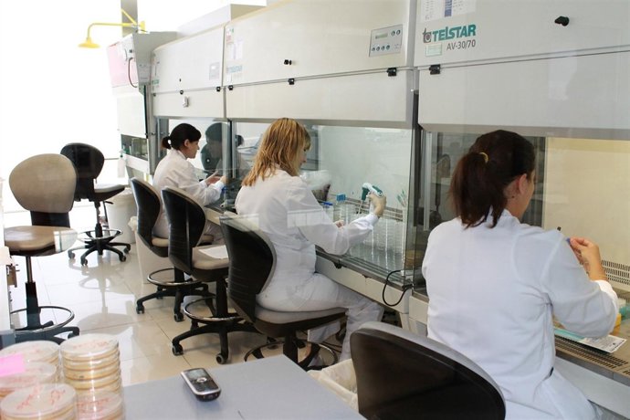 Investigadores de AINIA