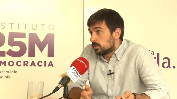 Espinar no cree que Ayuntamiento deba "cumplir" con Podemos