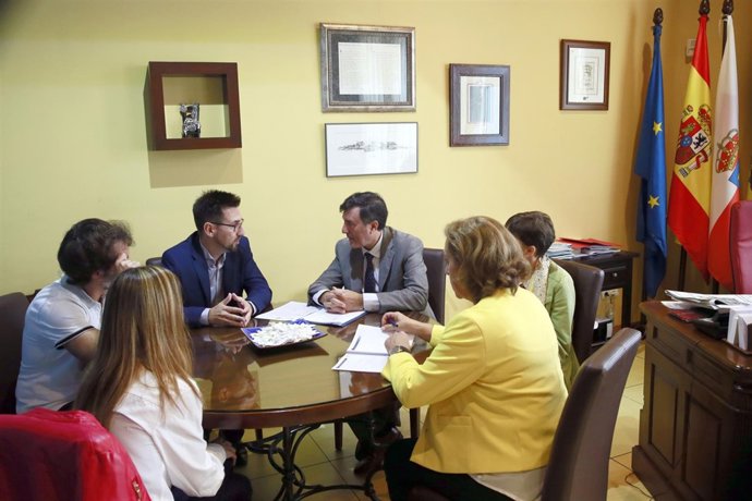 Mañanes se reune con el alcalde de Colindres 