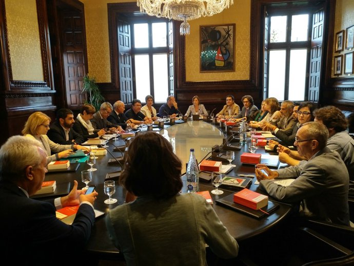 Reunió de la Mesa  del Parlament i la junta de portaveu