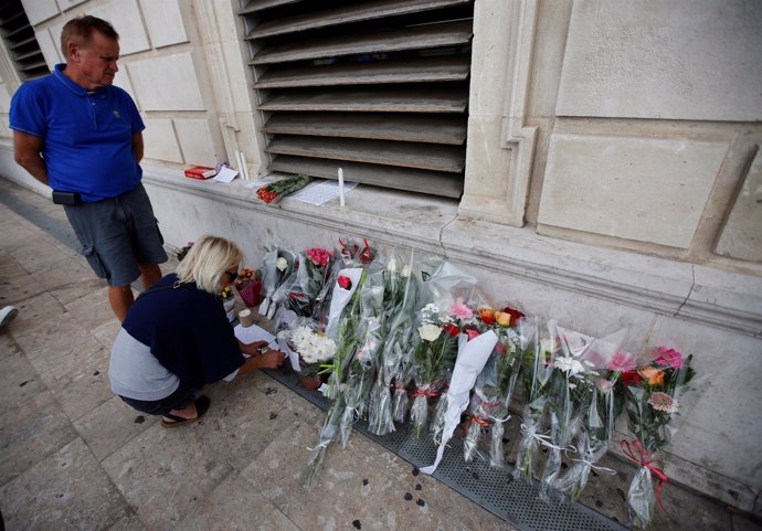 Homenaje a las víctimas del atentado de Marsella