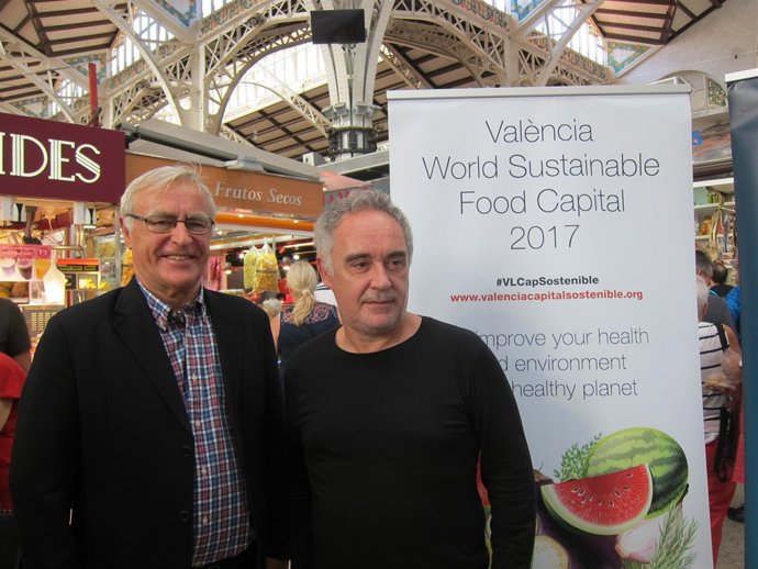 Joan Ribó y Ferran Adrià en el Mercado Central de València                  