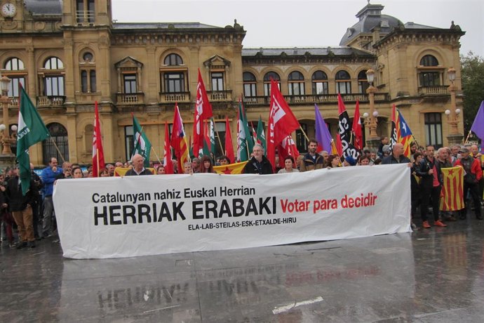 Concentración sindical en solidaridad con Cataluña