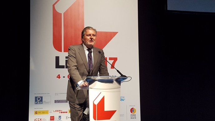 Méndez de Vigo inaugura la Feria Internacional del Libro