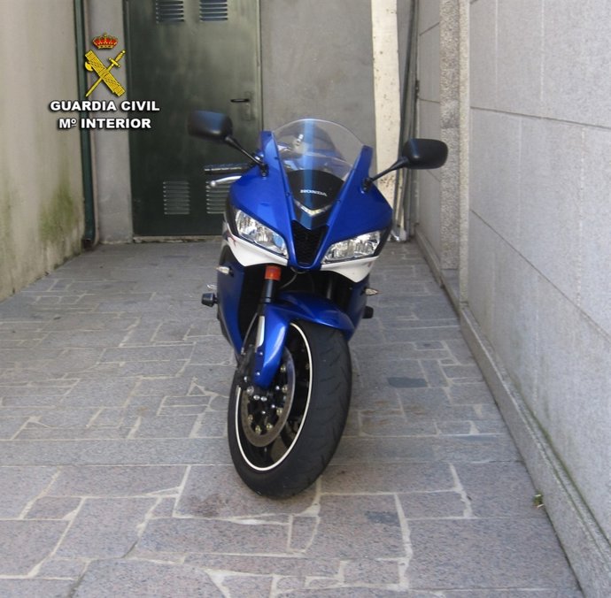 Interceptado a 139 km/h en un tramo de 50 en Cangas.