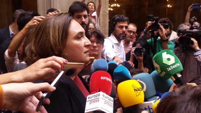 Ada Colau en declaraciones a los medios en Barcelona 