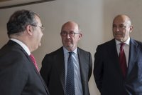 Abren causa contra Ron y Saracho por la ampliación de capital del Popular en 2016