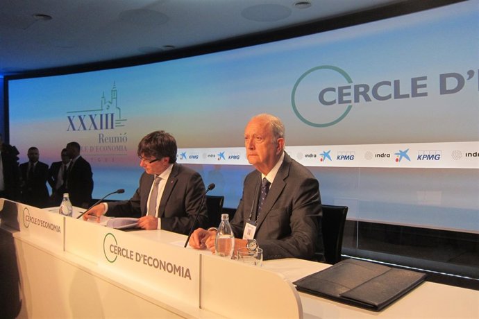  Carles Puigdemont (pte.Generalitat) Juan José Brugera (pte.Cercle d'Economia)