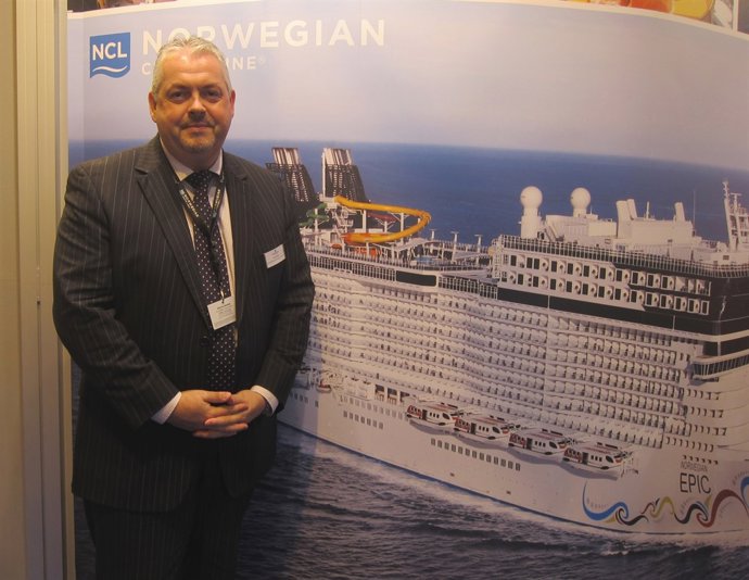 Francis Riley deja Norwegian Cruise Line