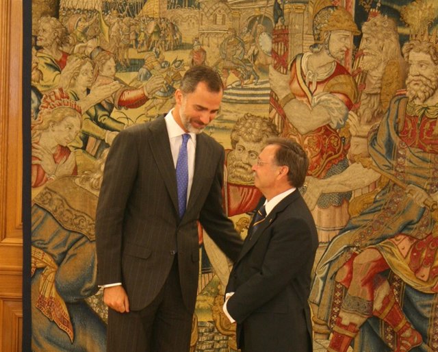 Felipe VI recibe en audiencia a Juan Vivas