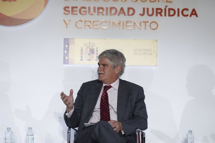 Alfonso Dastis en la Cumpre Española de la Confianza