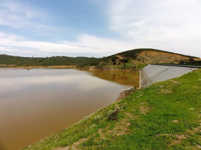 Embalse y presa del Agrio (Aznalcóllar)