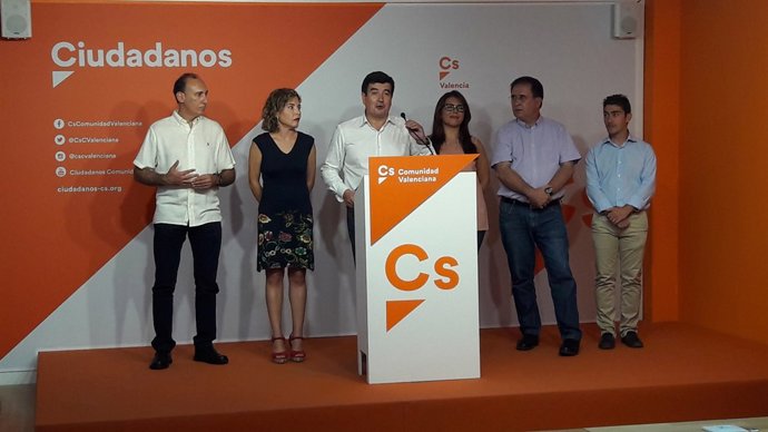 Fernando Giner en la rueda de prensa tras el primer Comité Autonómico