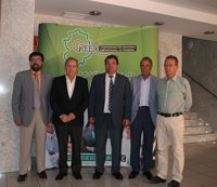 La patronal empresarial plantea a Vara la "necesidad urgente" de una reforma fiscal y "mejoras" en infraestructuras