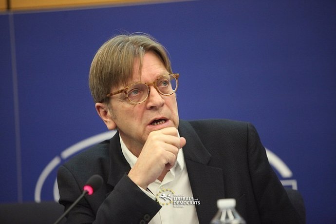 El líder del grupo ALDE, Guy Verhofstadt