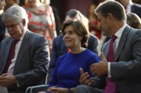 Santamaría recrimina a Puigdemont que siga en su "deriva" y no atienda la llamada a la convivencia del Rey