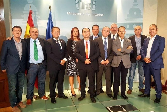 Interior es reuneix amb sindicats de la Policia i la Guàrdia Civil