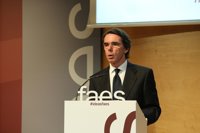 La FAES de Aznar dice que Rajoy deberá convocar elecciones si no actúa ya ante el "ataque frontal" de Puigdemont