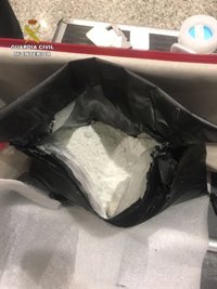 Detenida en el Aeropuerto de Bilbao con 4,34 kilogramos de cocaína en su equipaje