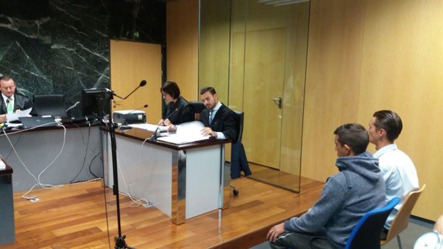 Vista oral a los dos acusados de matar a 79 lechones en Almería