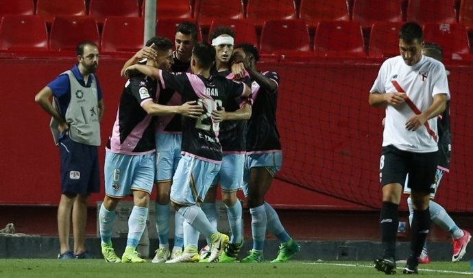 El Rayo Vallecano vence al filial del Sevilla