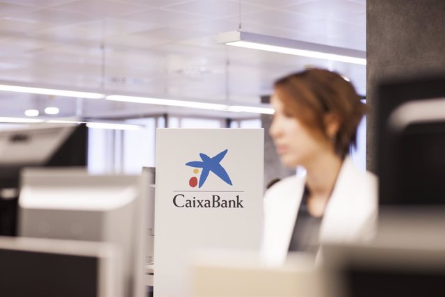 CaixaBank tomará 'las decisiones necesarias, en el momento oportuno', para defender los intereses de clientes