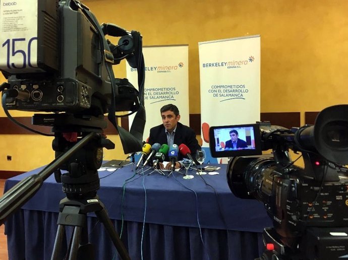 Francisco Bellón en el encuentro con los medios de comunicación en Salamanca