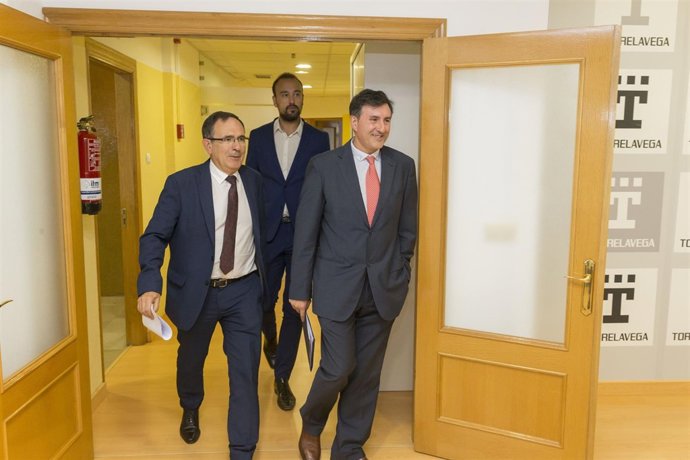 Fernández Mañanes se reúne con Cruz Viadero y López Estrada