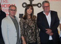 1-O.- Mª del Mar Bonet veu amb "angoixa" el que succeeix, mostra la seua "solidaritat amb els ferits" i defèn el vot