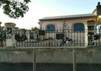 PSIB y MÉS per Mallorca condenan las pintadas fascistas aparecidas en el cementerio de Montuïri