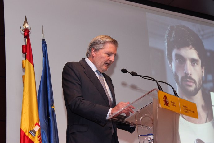 Iñigo Méndez de Vigo en la presentación de la campaña contra la piratería