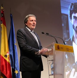 Íñigo Méndez de Vigo presenta la campanya No pirategis el teu futur