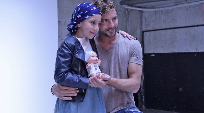 David Bisbal saca su lado mas solidario para ayudar a los ninos enfermos