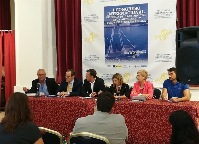La Junta participa en el Congreso de Pesca celebrado en Conil
